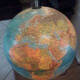 Globe terrestre lumineux