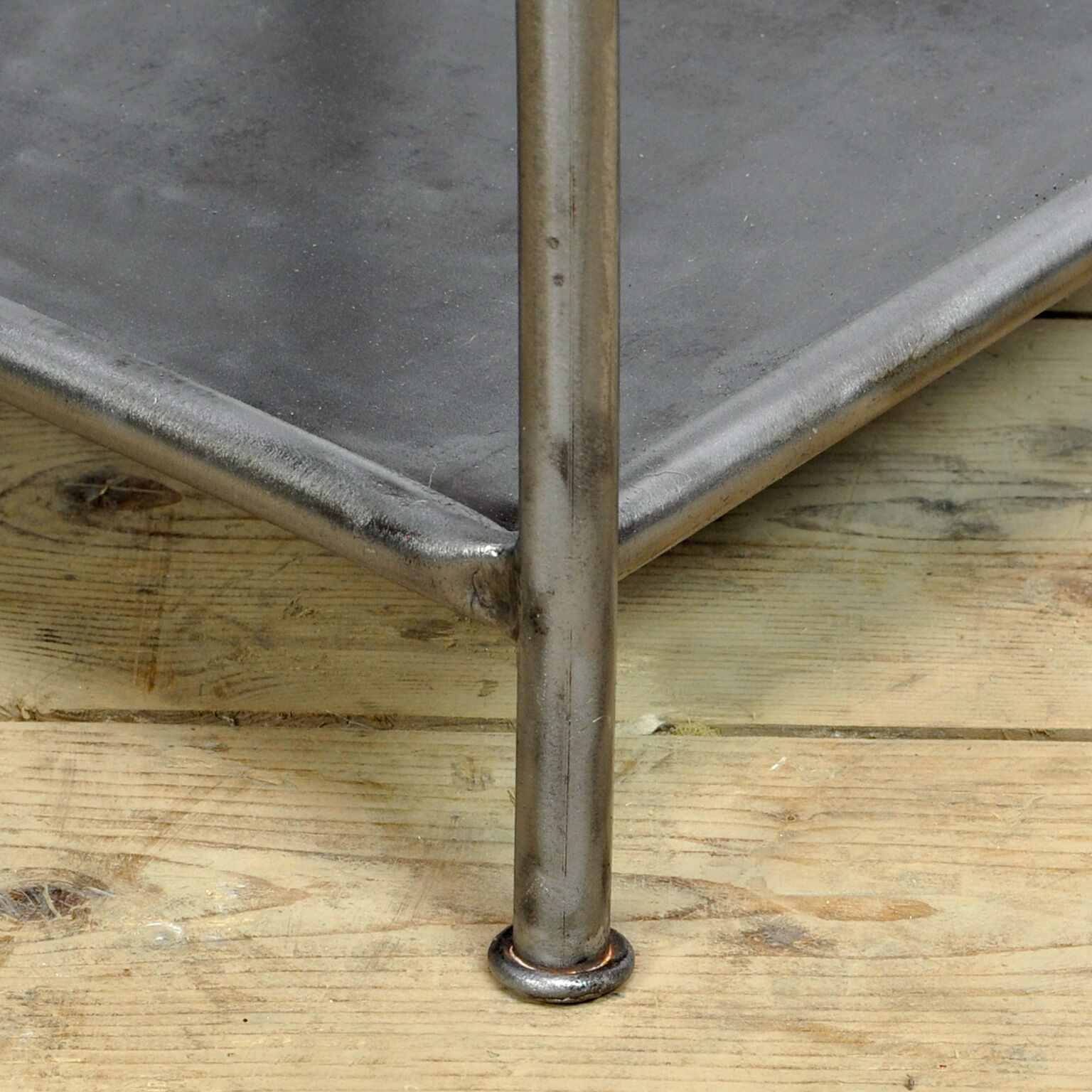 Paire de tables de chevet, années 1910