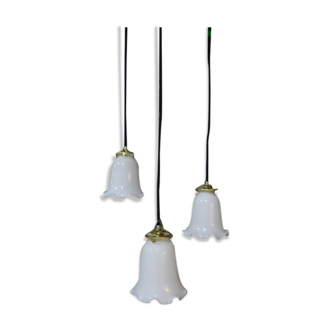 Suspension en opaline à dentelle