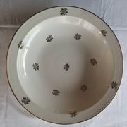 Selling large serving dish.