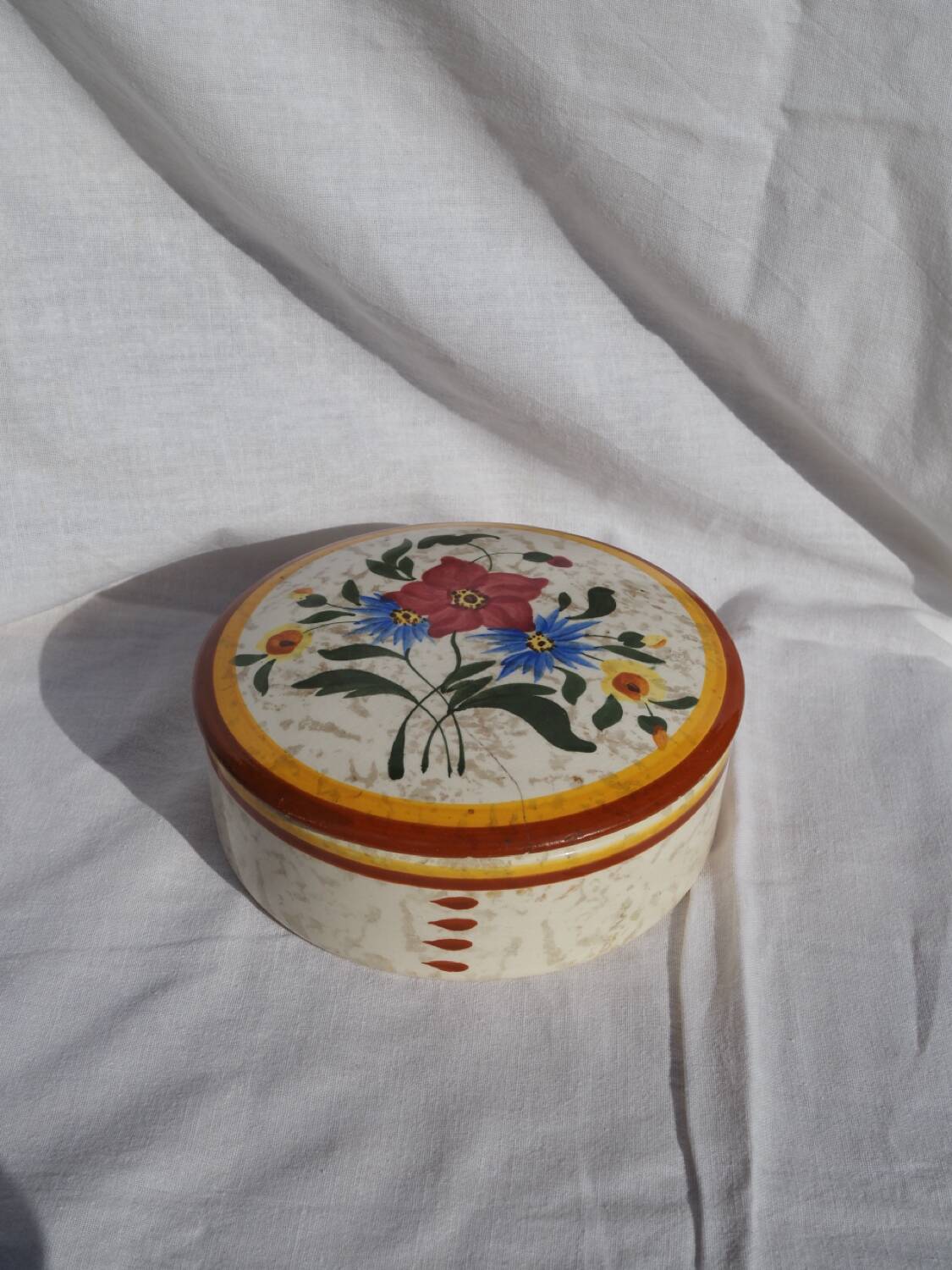 Ceramic jewelry box