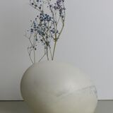 Vase ovale blanc et bleu