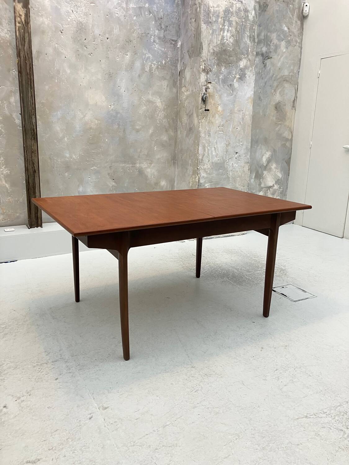 Table scandinave extensible vintage en teck