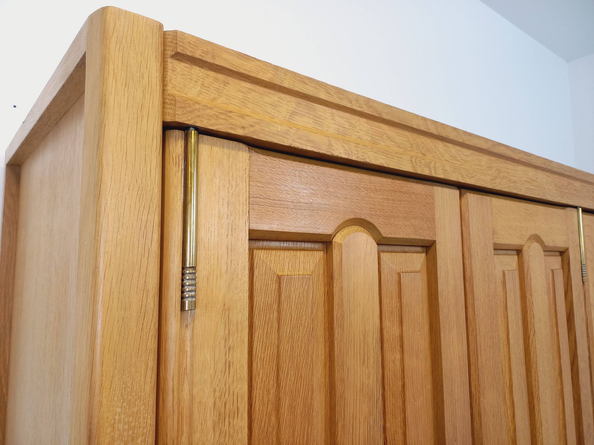 Vintage Guillerme et Chambron wardrobe in solid oak from the 60s