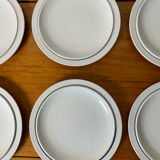White and silver plates