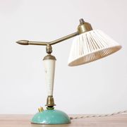 Lampe en laiton et métal laqué des années 50.
