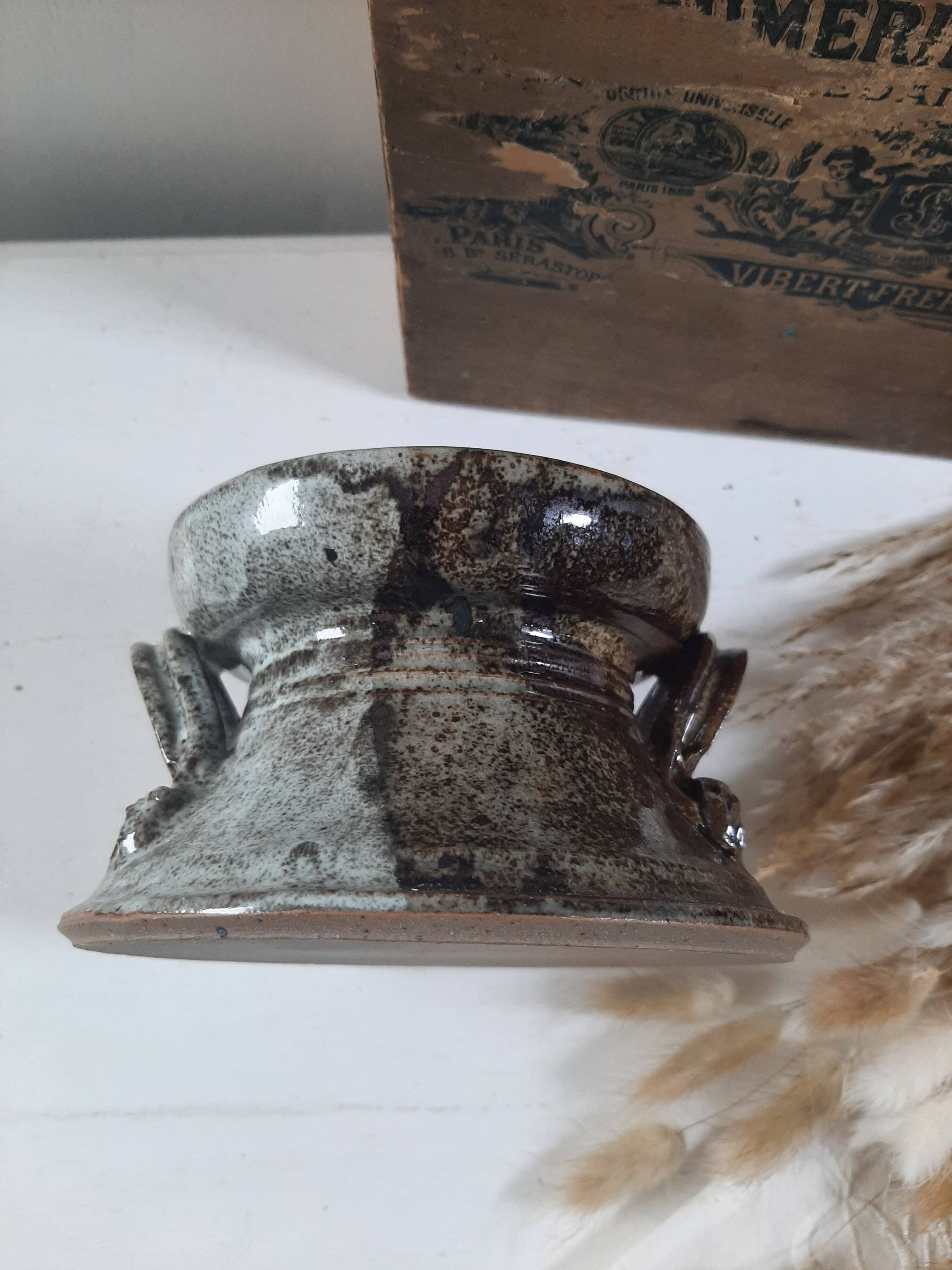 Glazed stoneware catchall