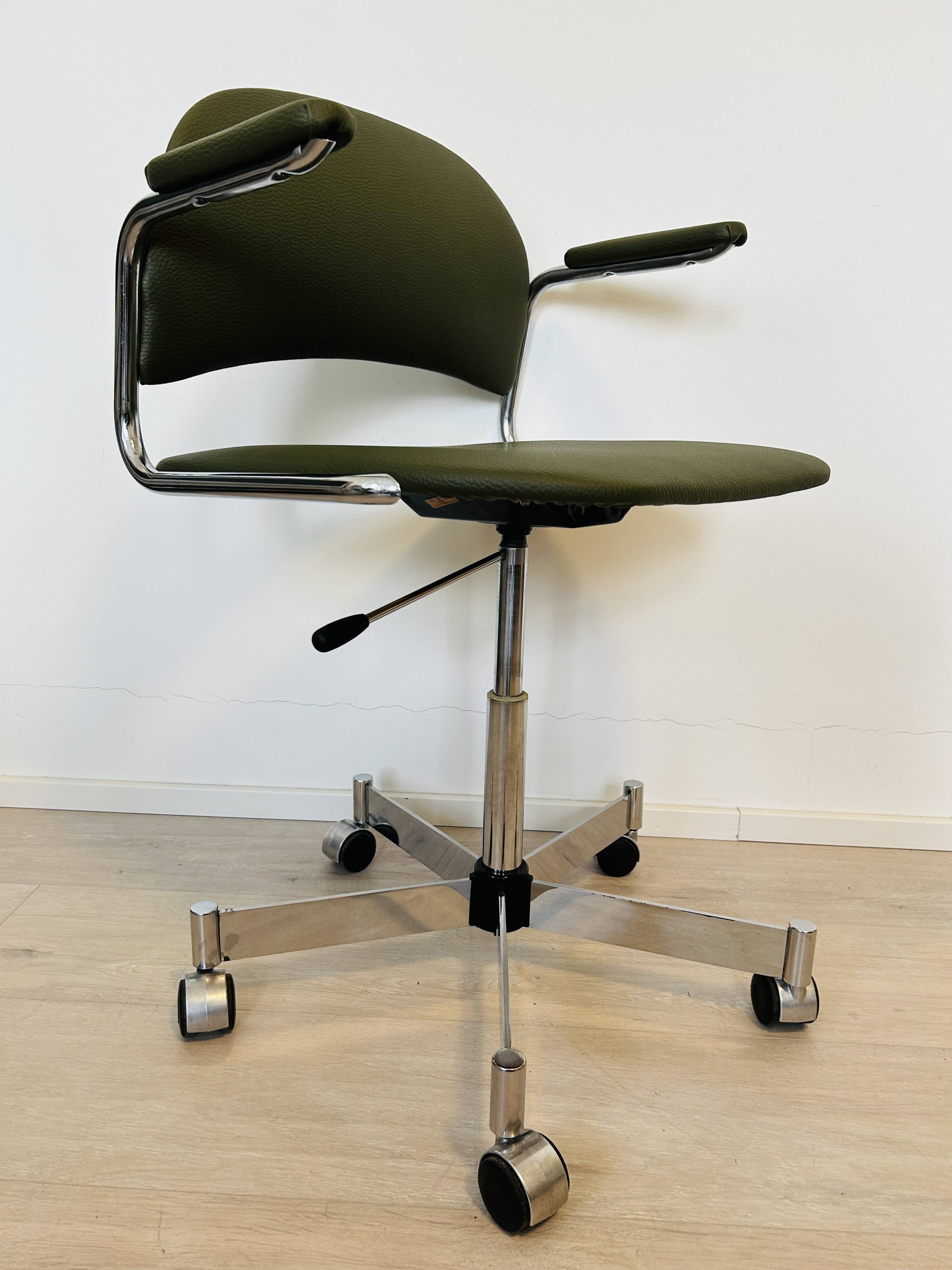 Fully Restored Kovona Office Des Chair by Kovona, Czechoslovakia 1980’s