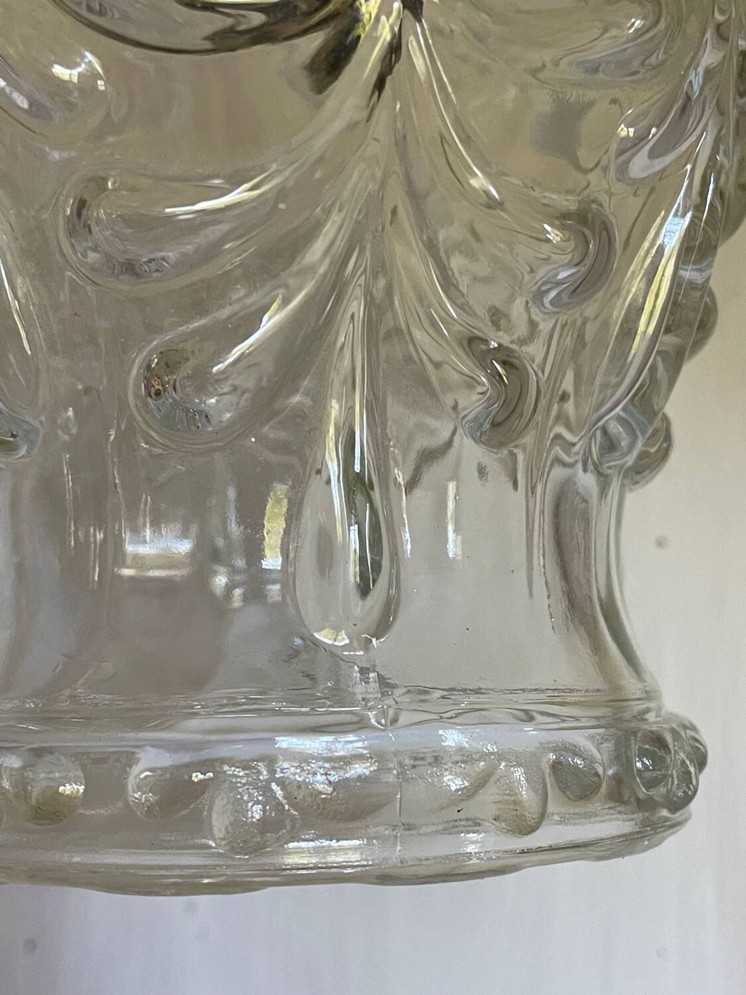 Suspension en verre moulé et métal doré vintage