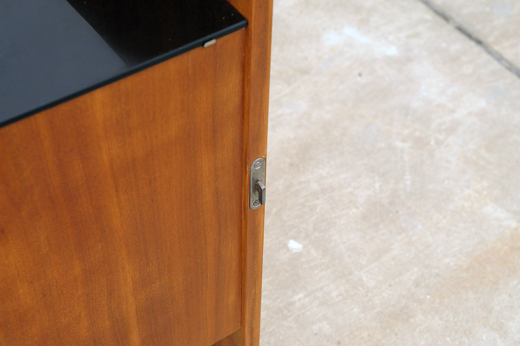 Table de chevet du milieu du siècle entièrement rénovée par Mojmír Požár, années 1960, Tchécoslovaquie