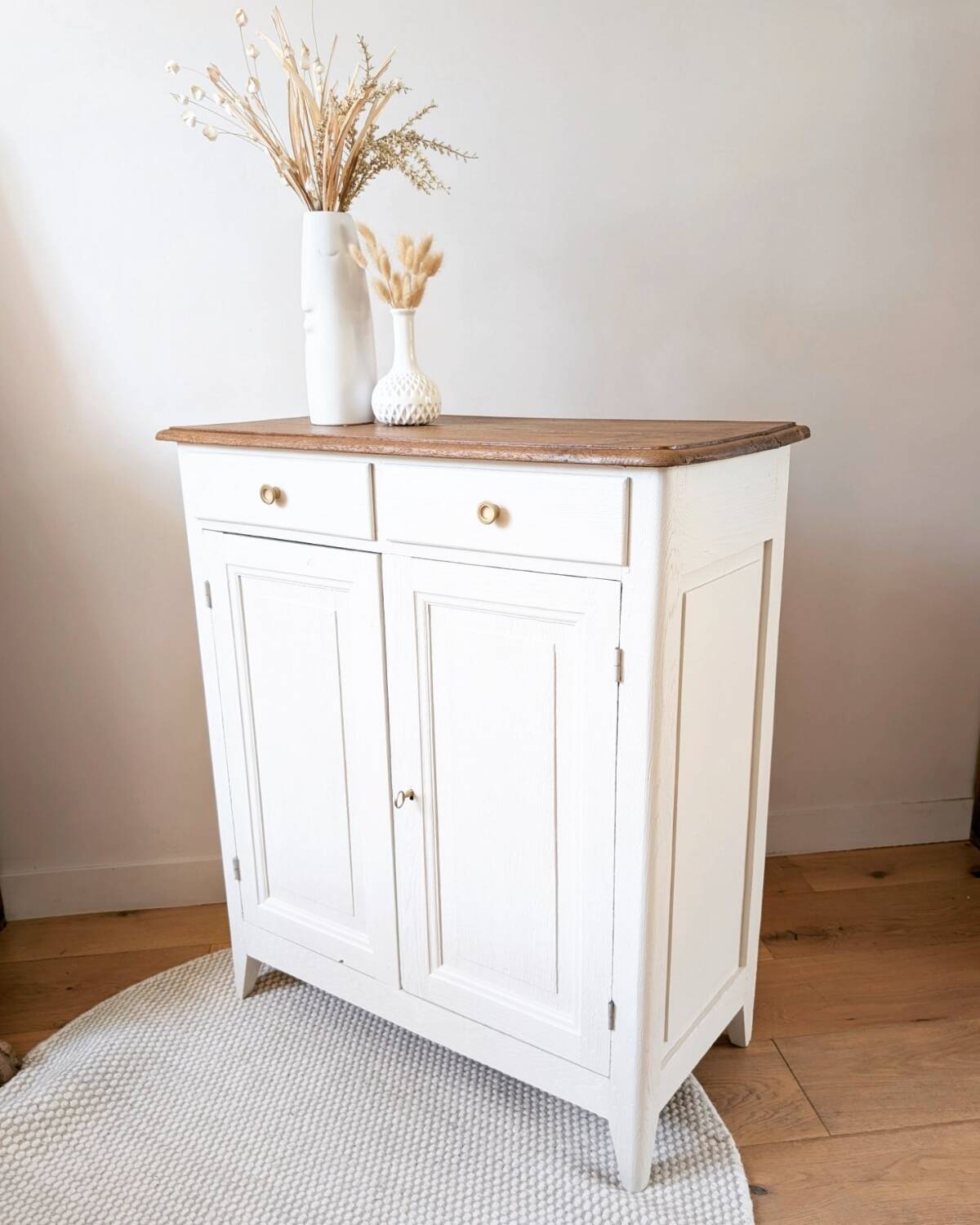 Retro chic Parisian buffet