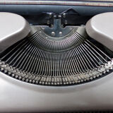 Gossen Tippa portable typewriter