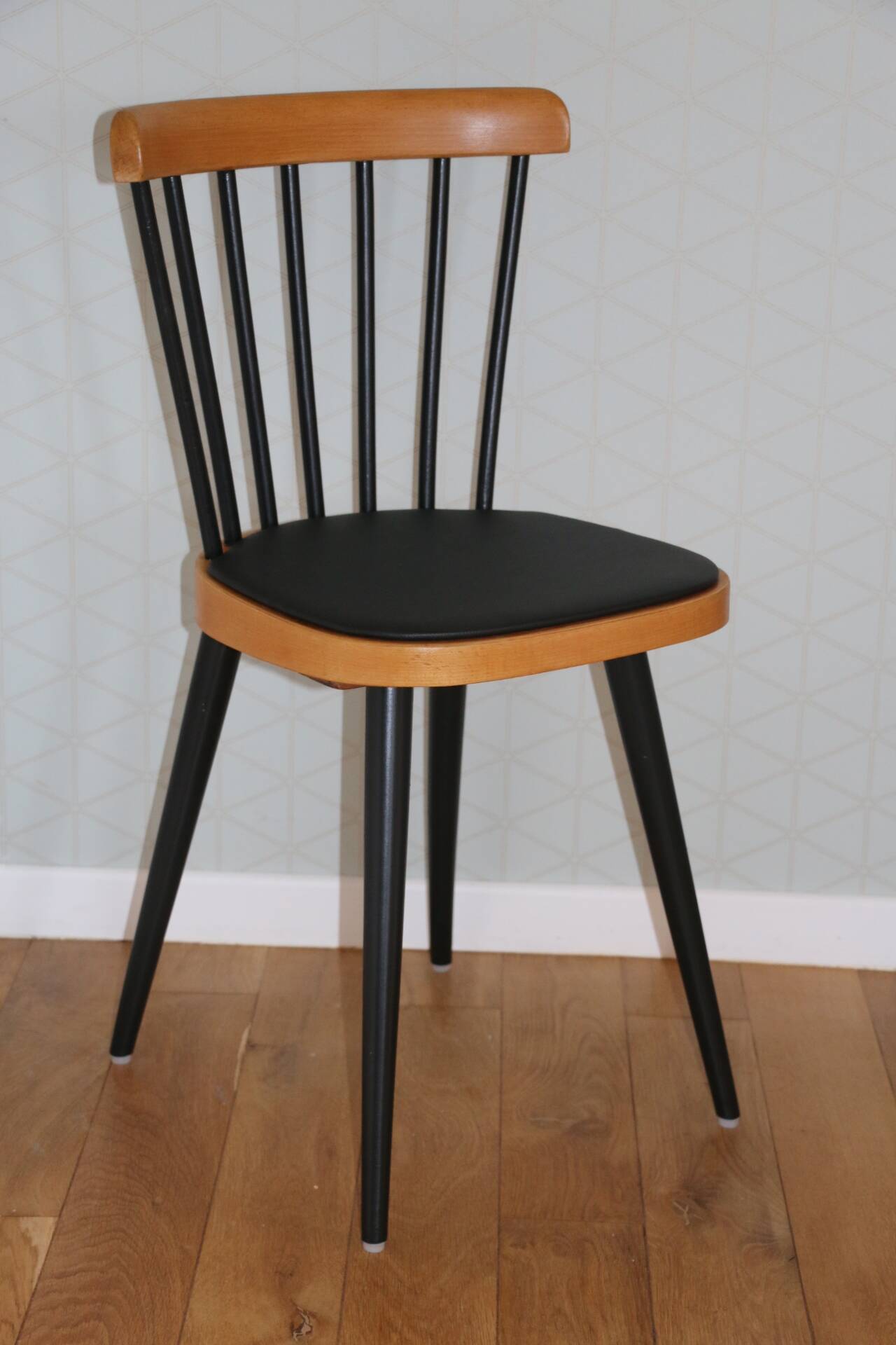 4 Baumann 740G chairs light beech black skai