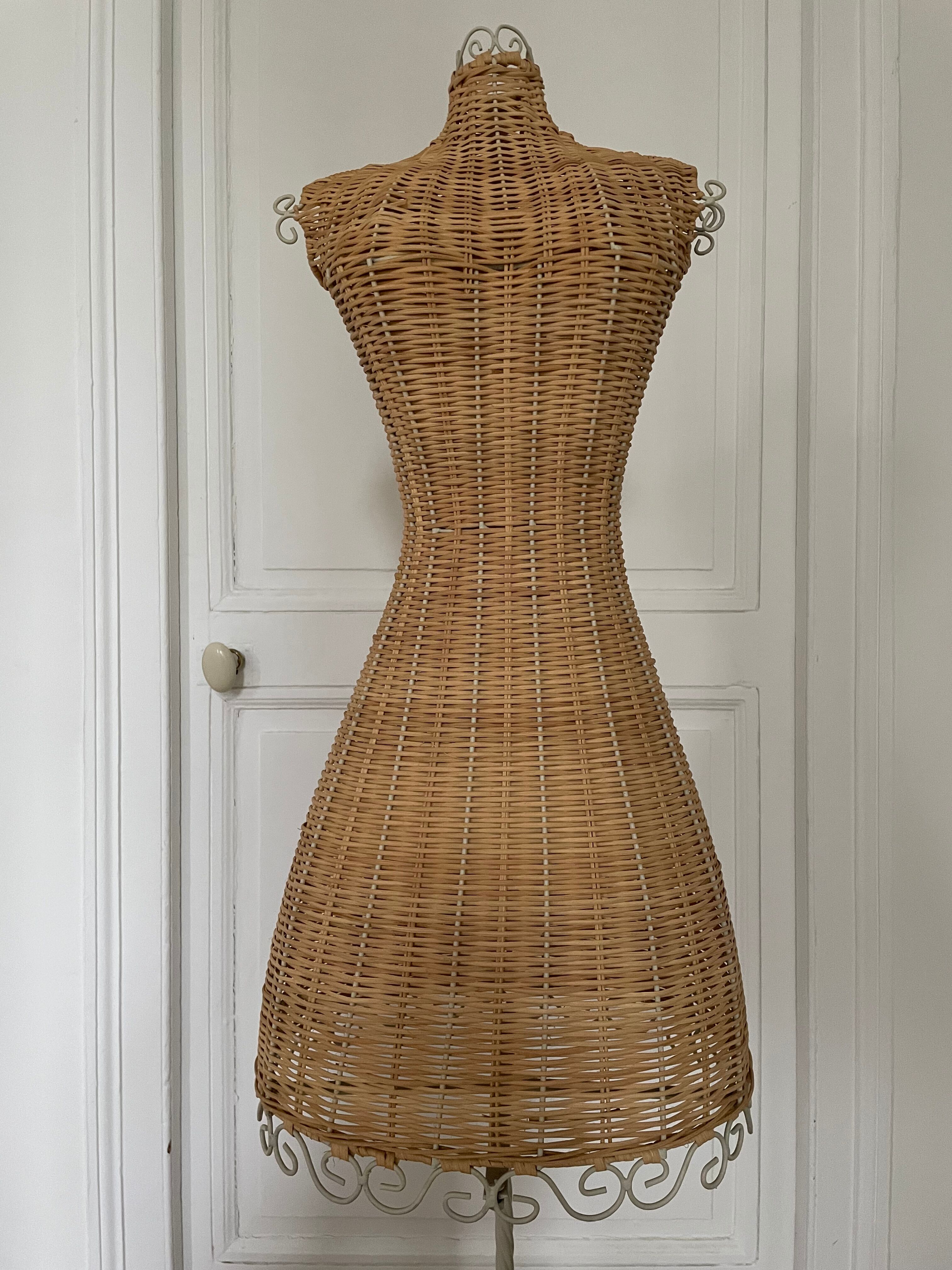 Mannequin portemanteau sur pied