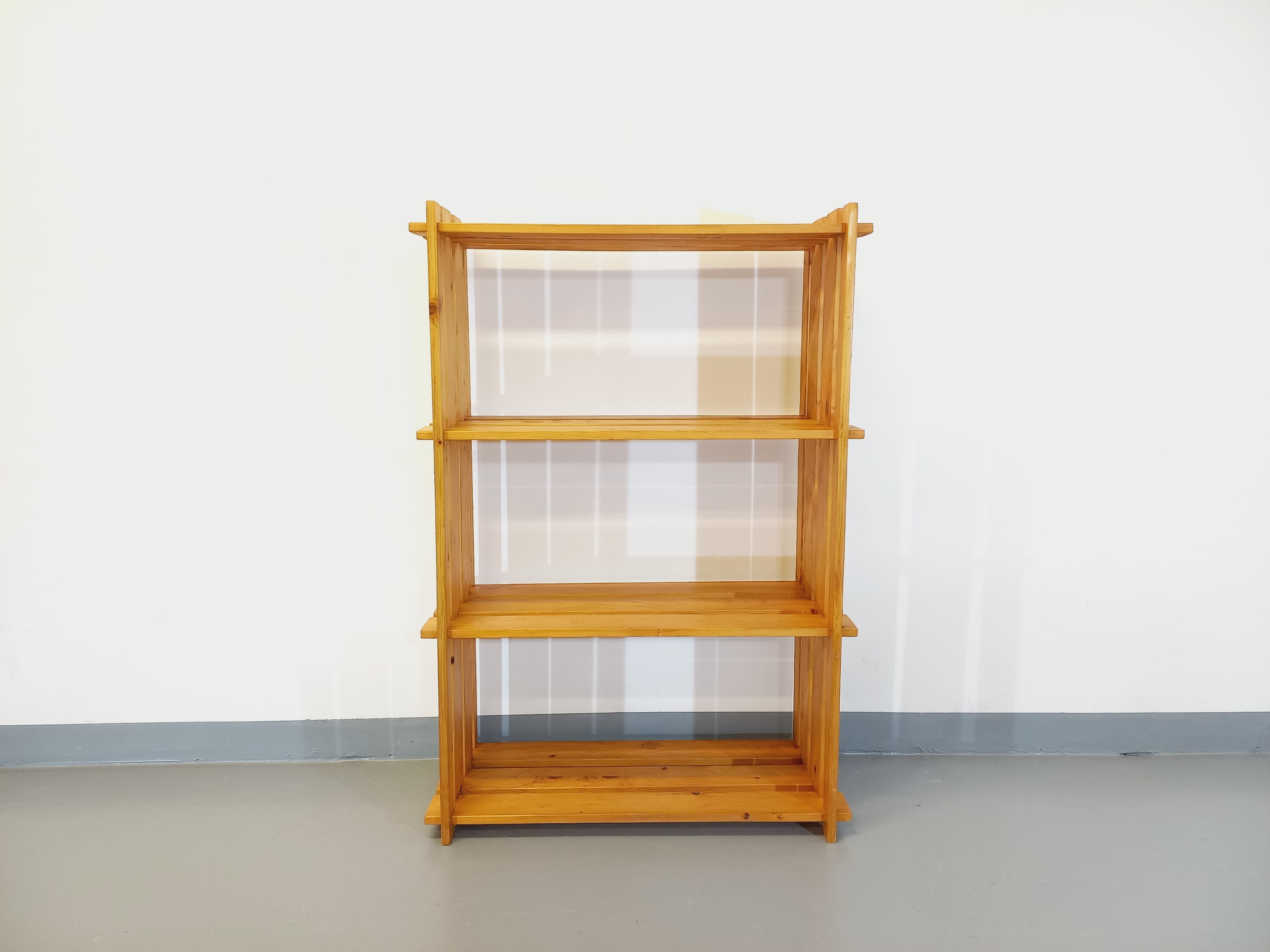 Bookcase vintage pine shelf from the 80s in the style of Maison Regain