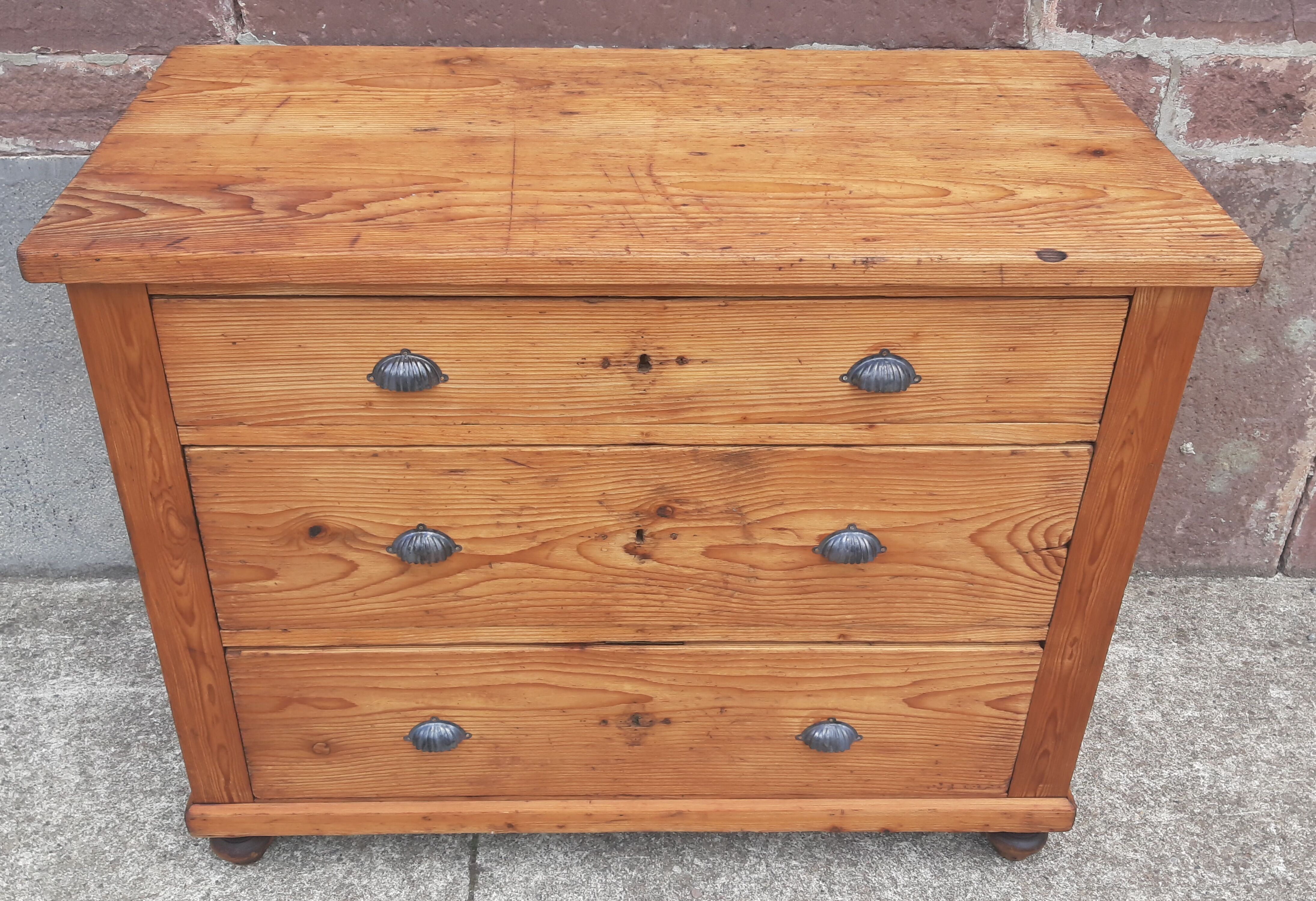 Solid pine chest of drawers