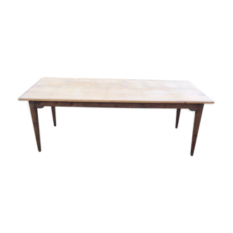 Farm table