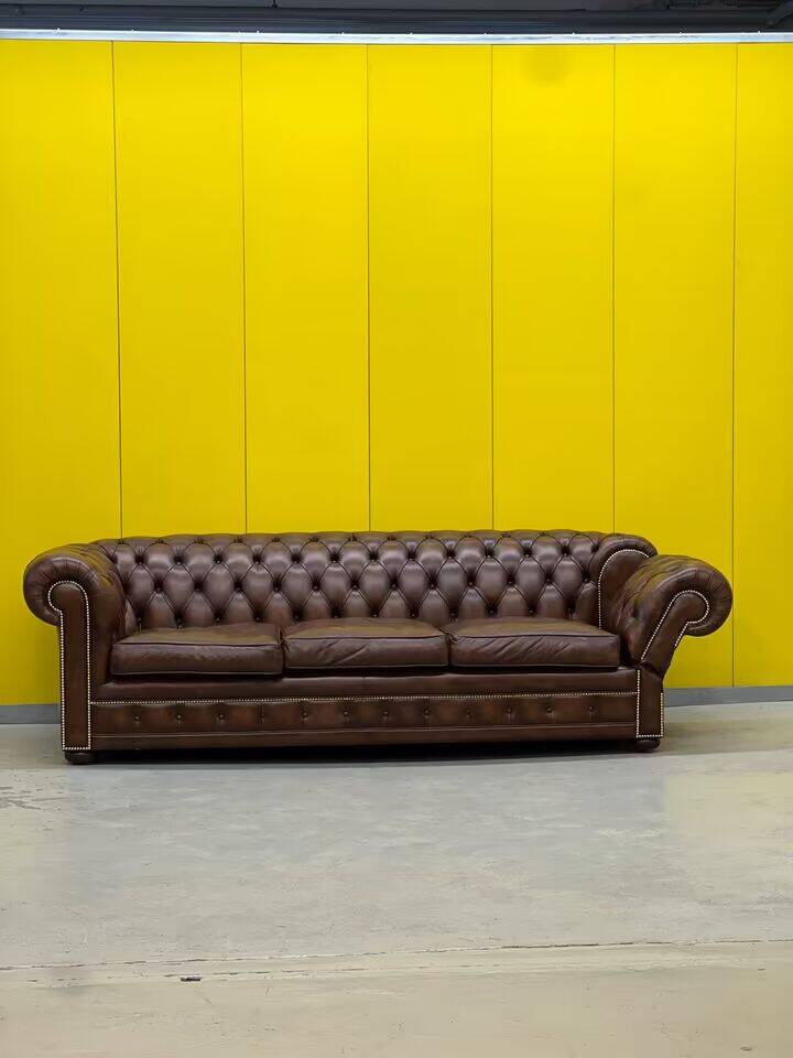 Original English Chesterfield 3-Seater Sofa – Handcrafted Brown Leather