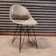 Chaise grise par Miroslav Navràtil édition Vertex 1959