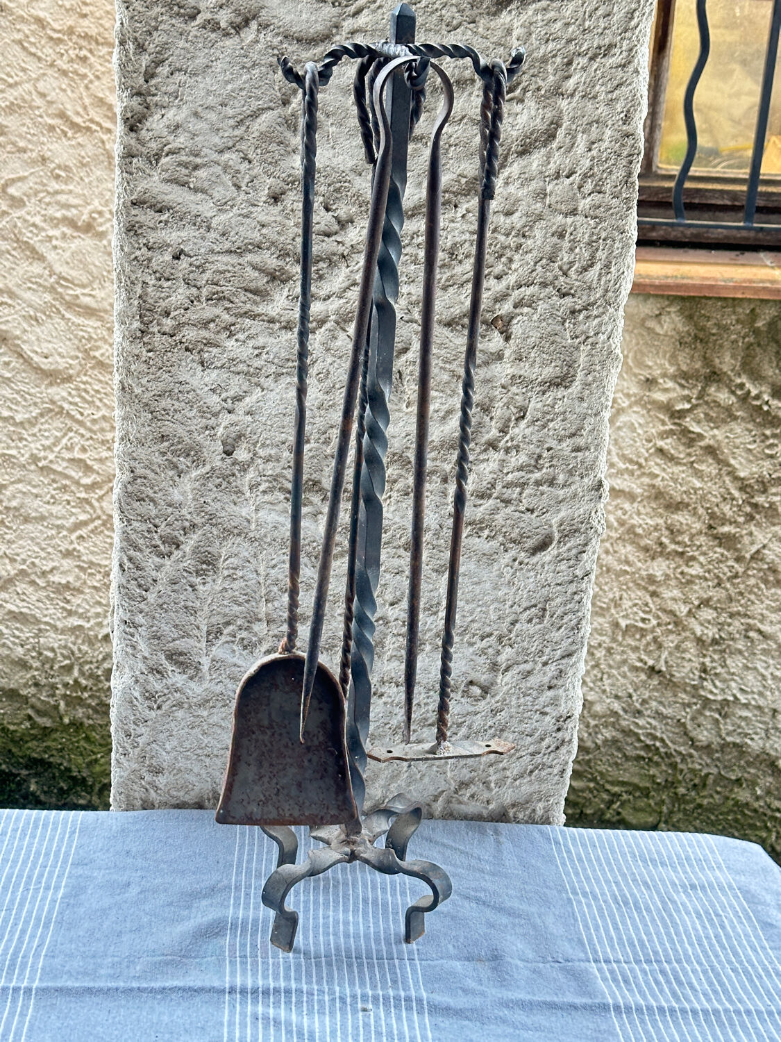 Fireplace tool set