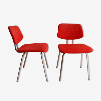 2 chaises rouges par Friso Kramer pour Ahrend De Cirkel