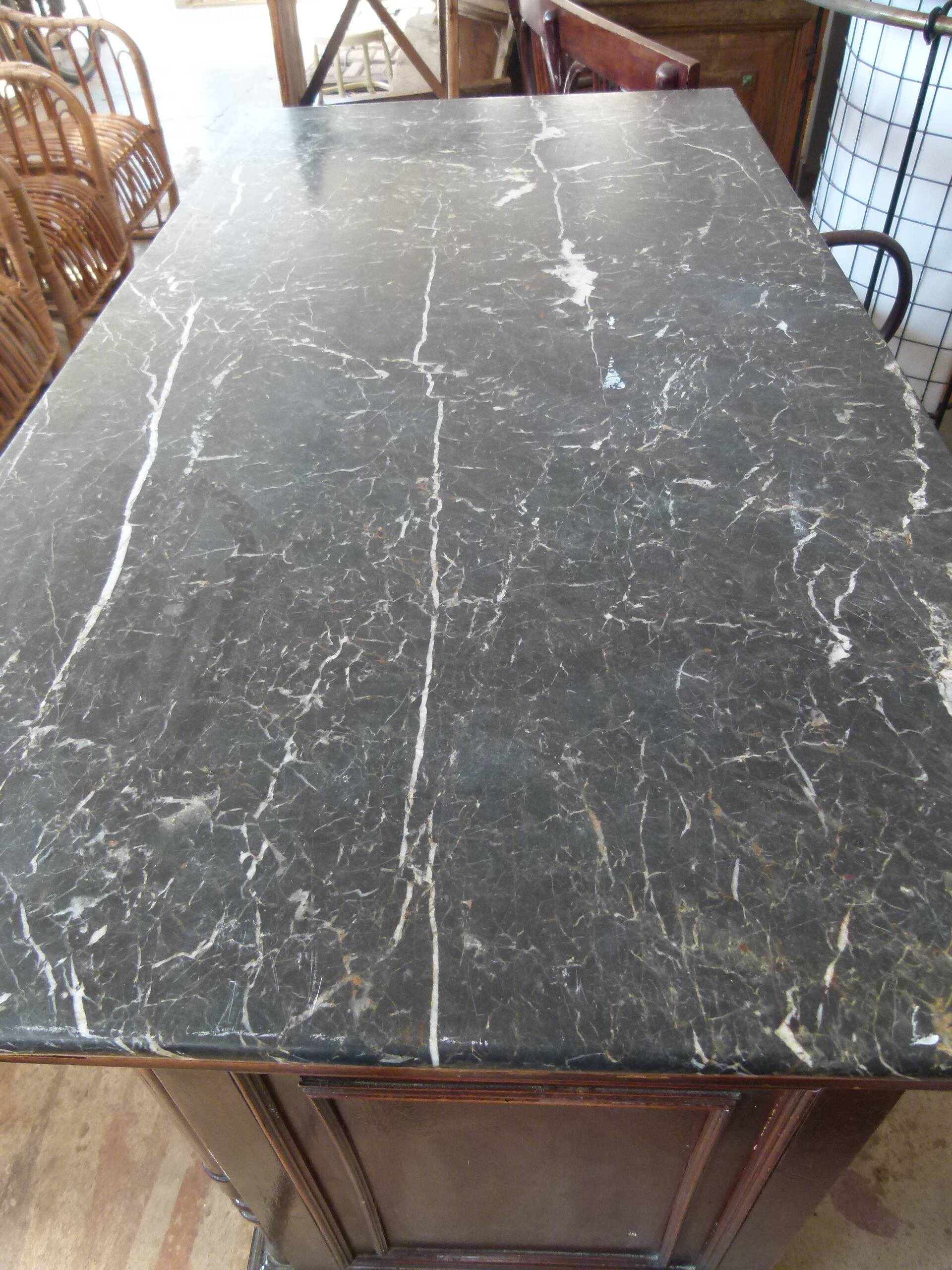 Marble counter shop