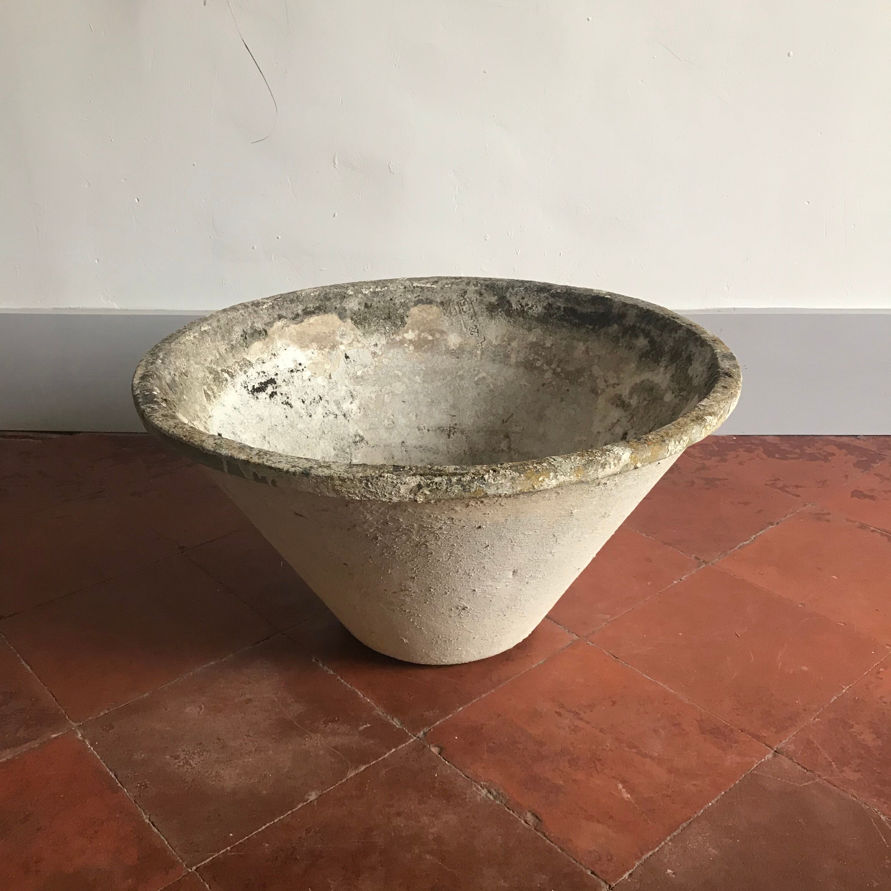Paul Zülli design planter basin, model "Saint Gall" edited by Eternit