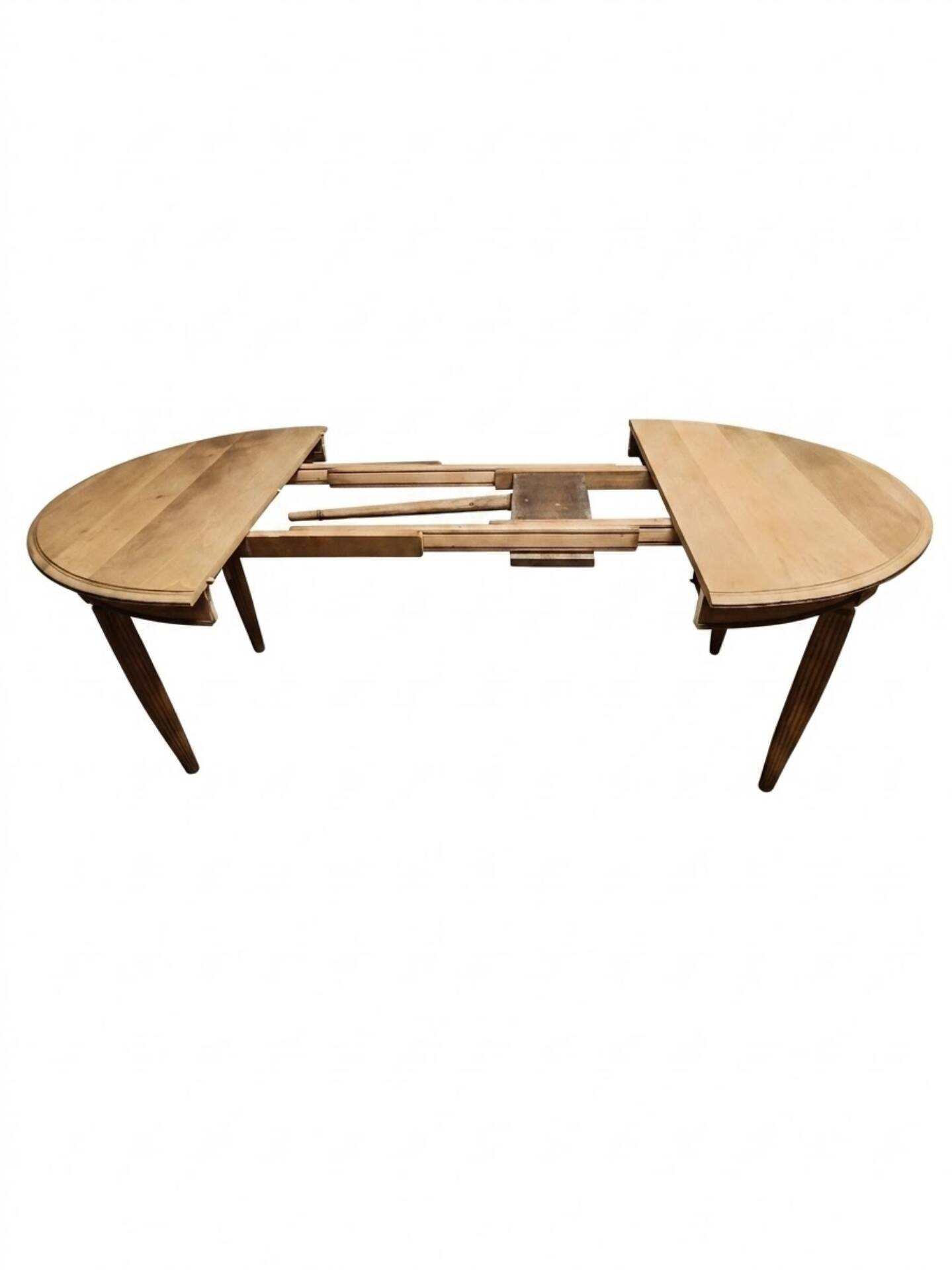 Oval extendable table in Louis XVI style – Renovated solid walnut