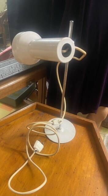 70s lamp, spotlight on white mat