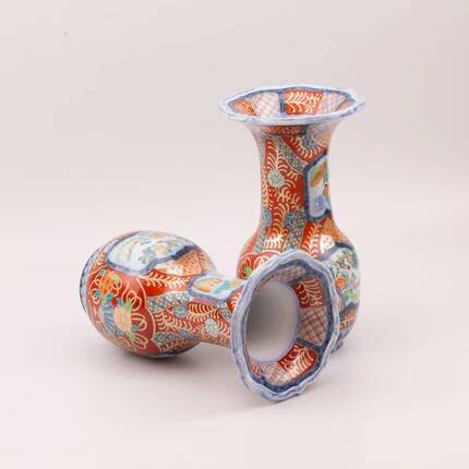 Pair of vases with Petrus Regout Maastricht decoration in Imari style porcelain - 19th century