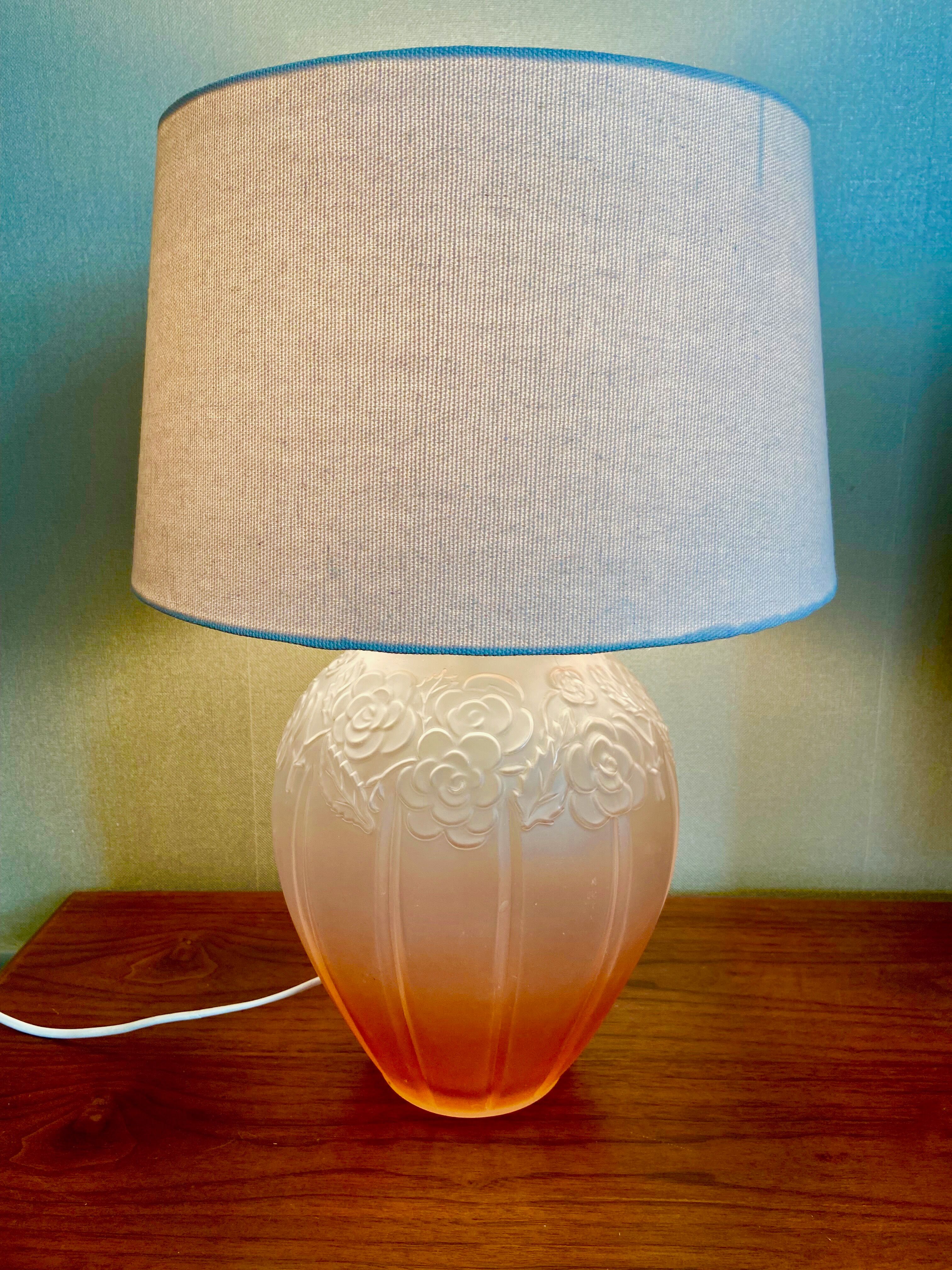 Pink molded glass lamp foot-Art Deco style-Pink décor