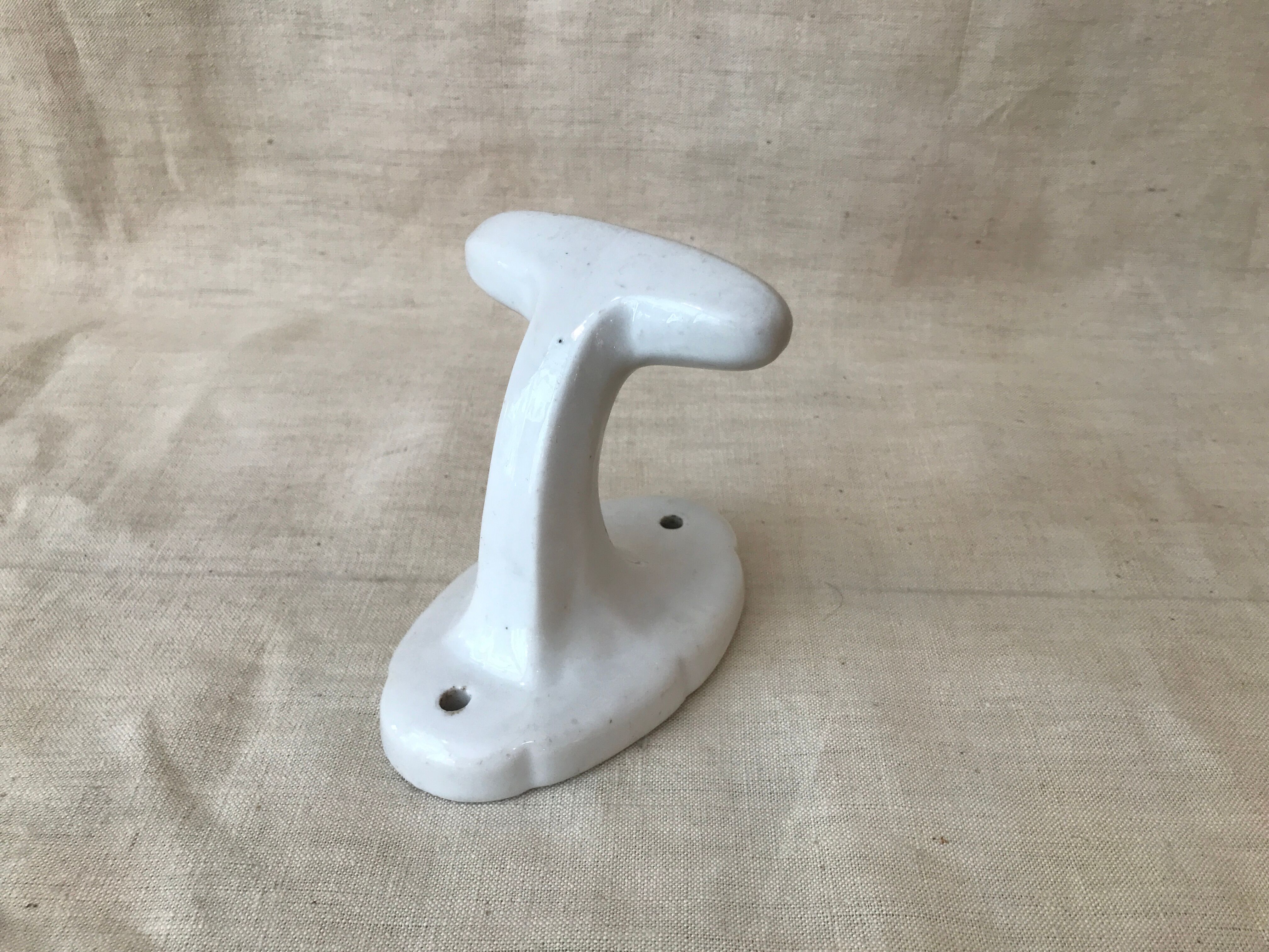 White porcelain hook art deco wall 1930 faience bathroom