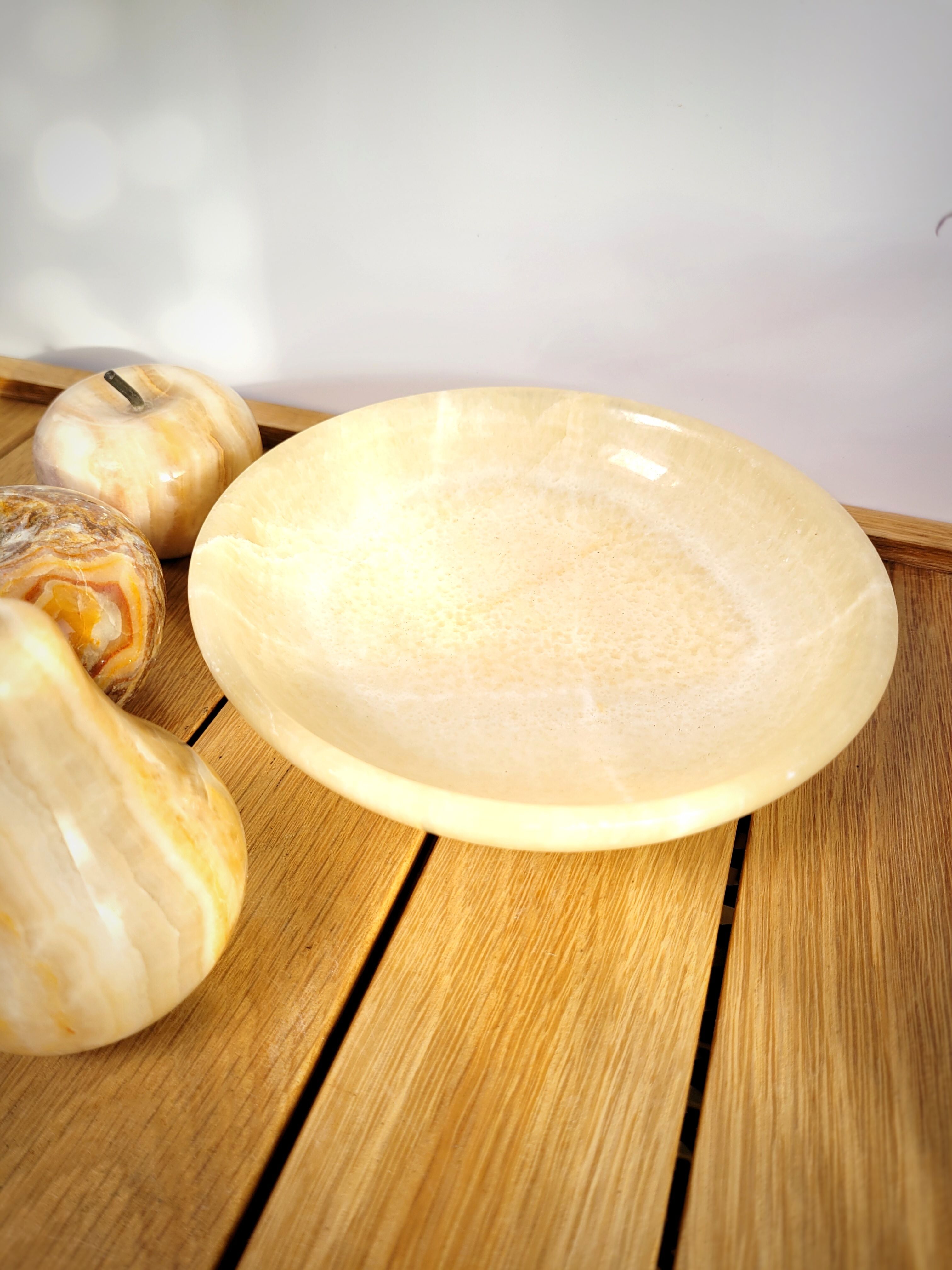 Marble onyx fruit cup