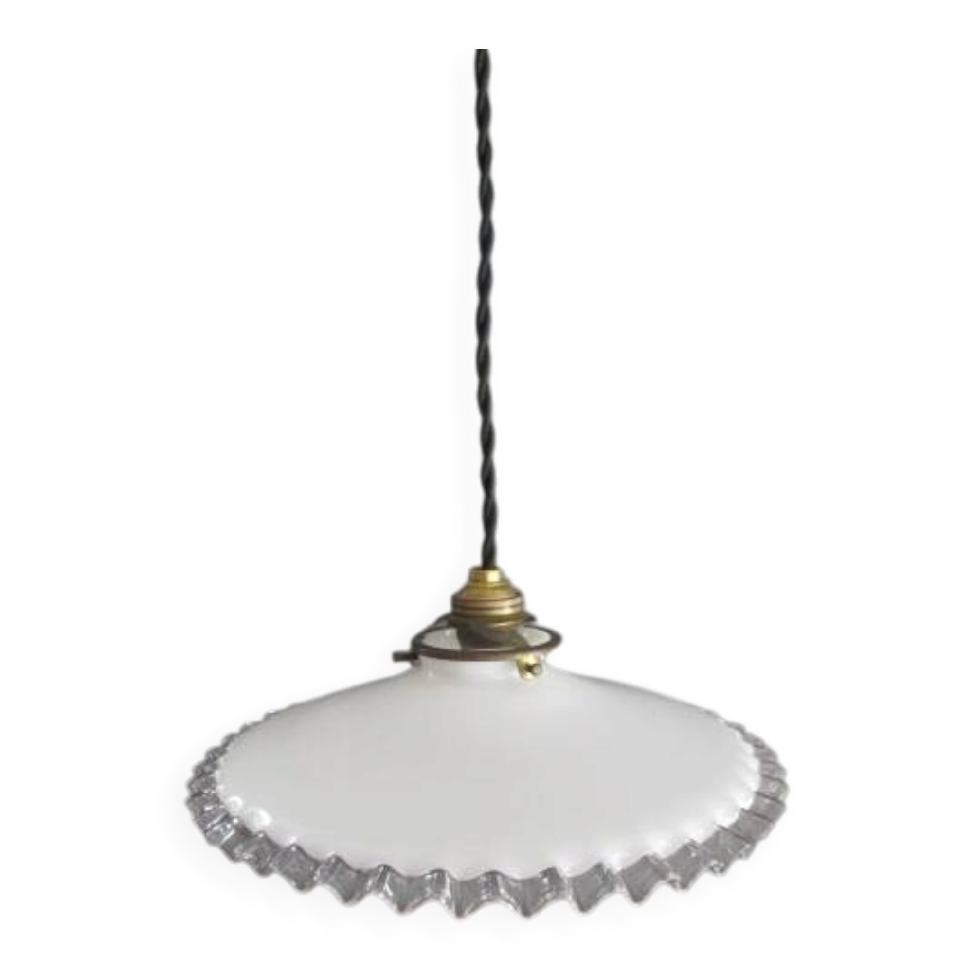 Antique suspension in white opaline.