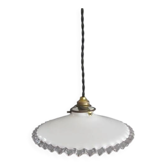 Antique suspension in white opaline.