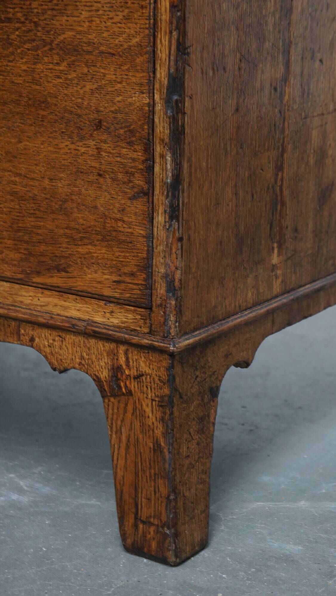Antique Early 19th-Century English Oak Chest of Drawers/Commode
