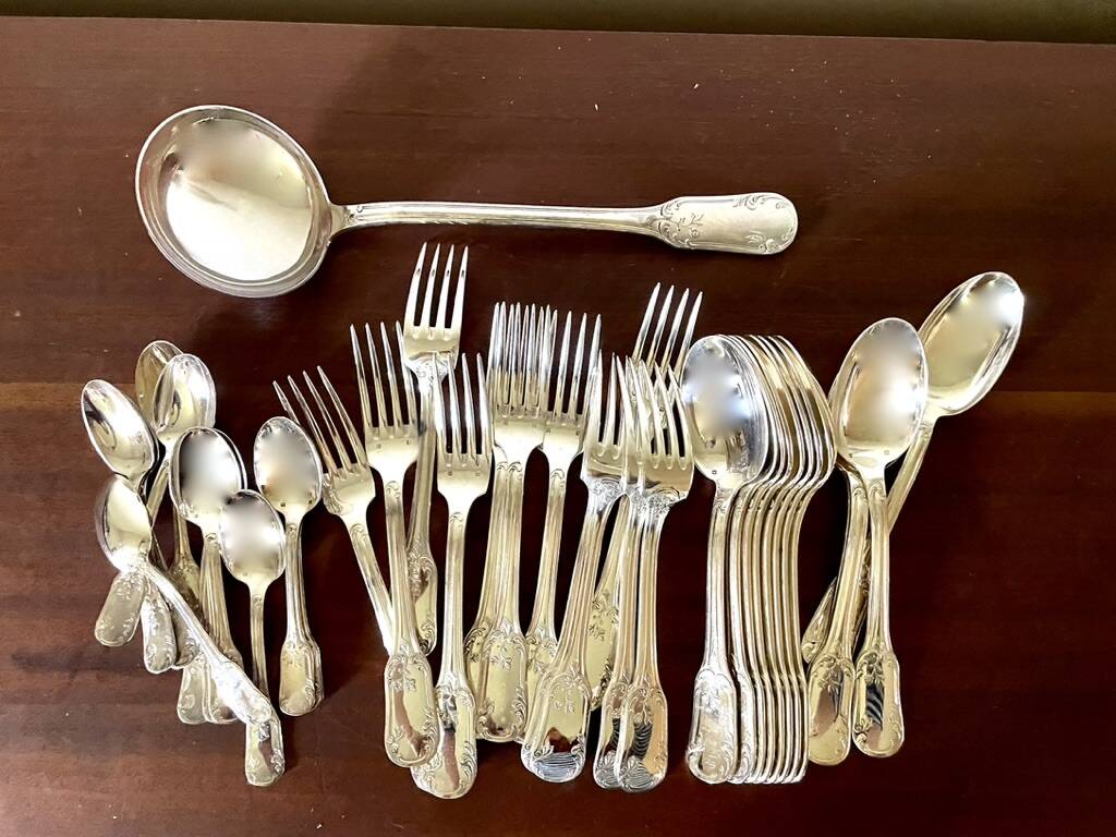 36-piece silver-plated cutlery set