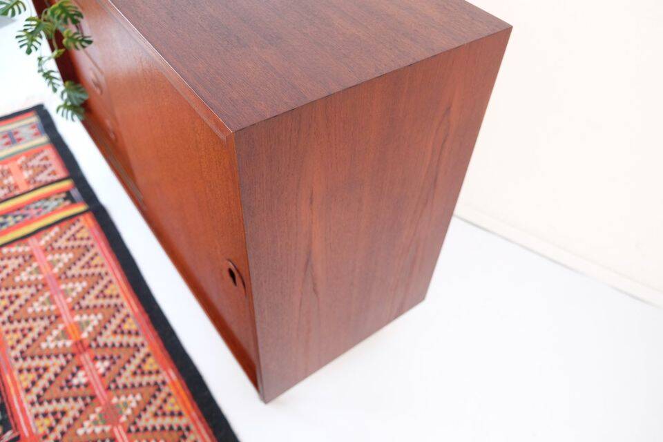 Commode vintage style années 60-70, motif teck, style rétro.