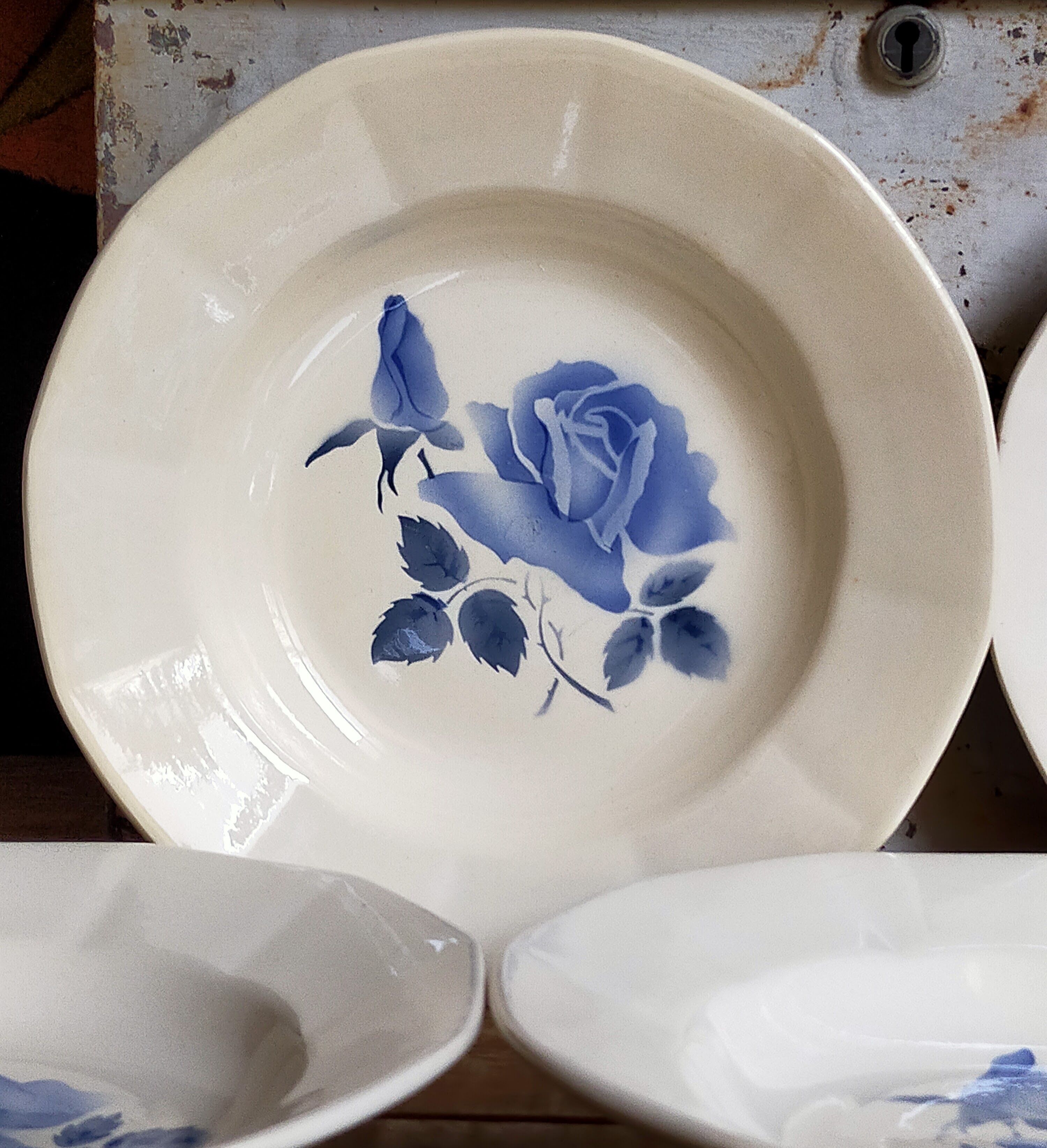 Six earthenware plates of Digoin and Sarreguemines 40s