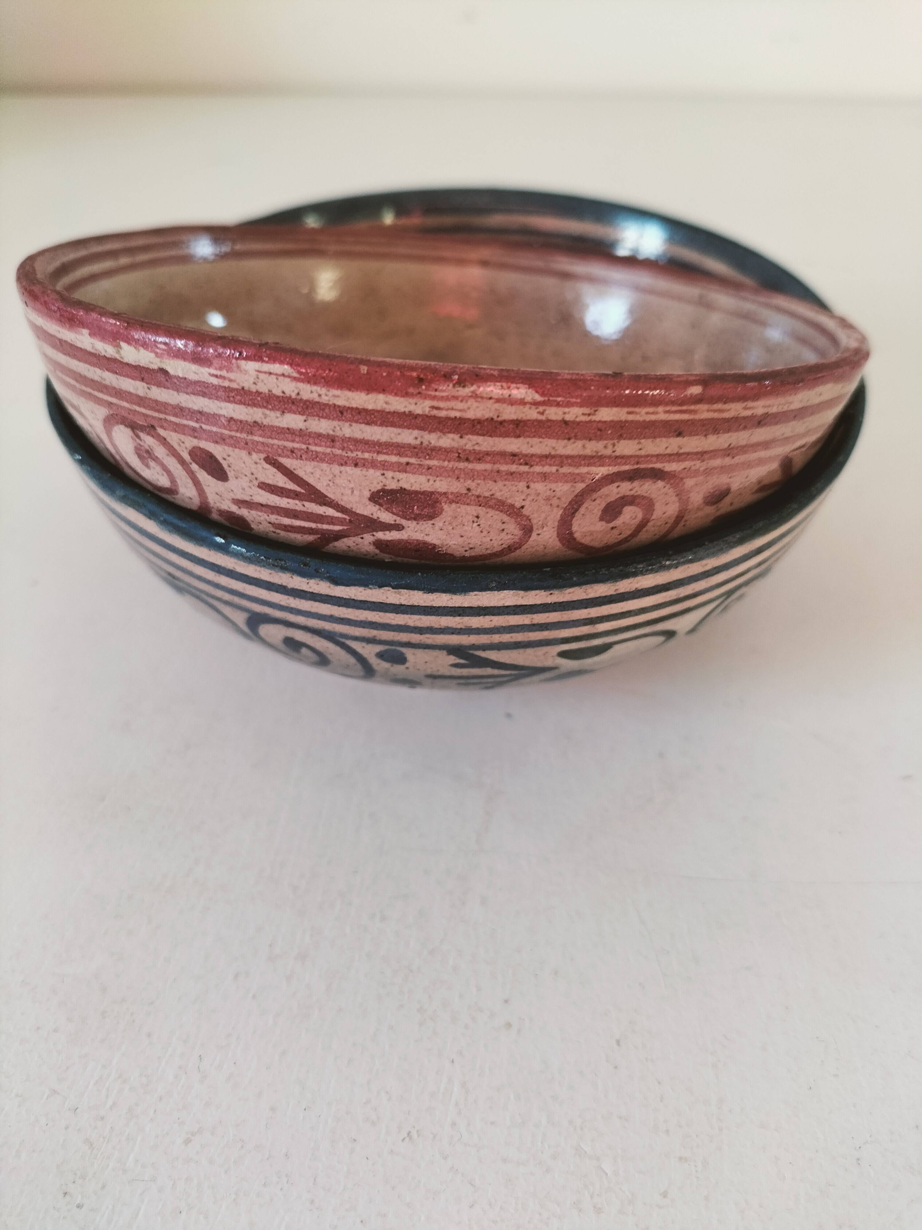 Pair of bowls signed A. Serghini