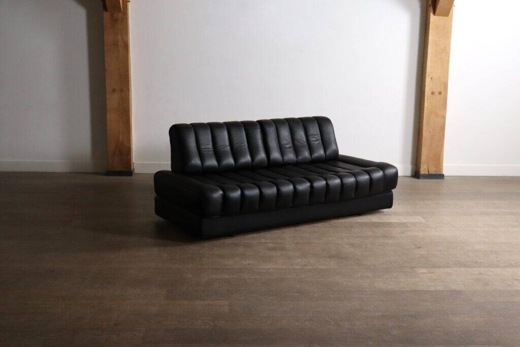 De Sede DS-85 sofa bed in black leather, Switzerland, 1960s