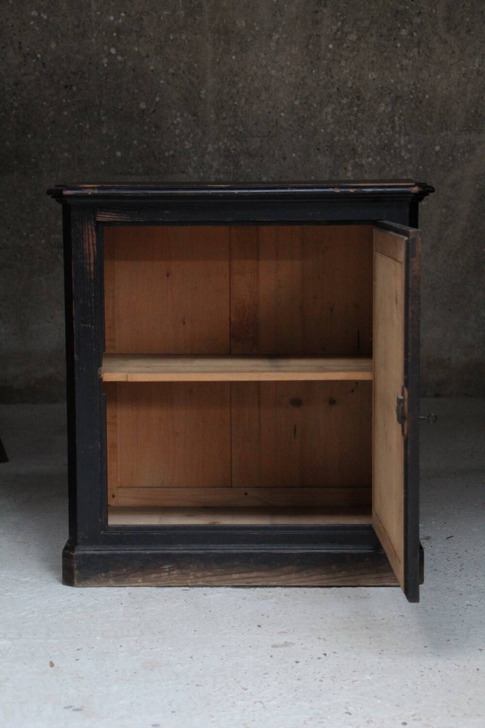Blackened wood jam maker sideboard 19th Parisian style
