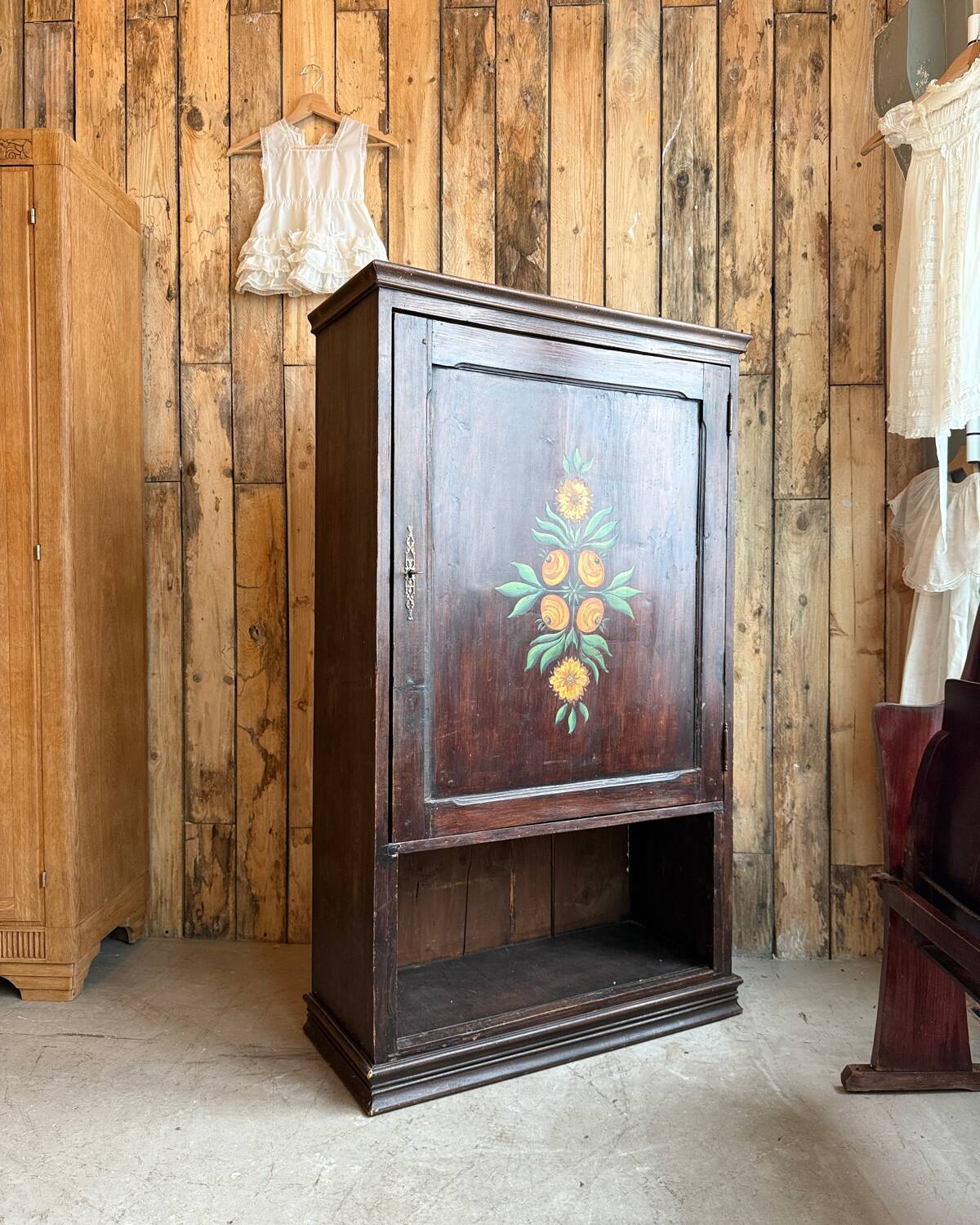 Bonnetière d’art populaire