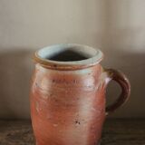 Terracotta pot with rounded handle