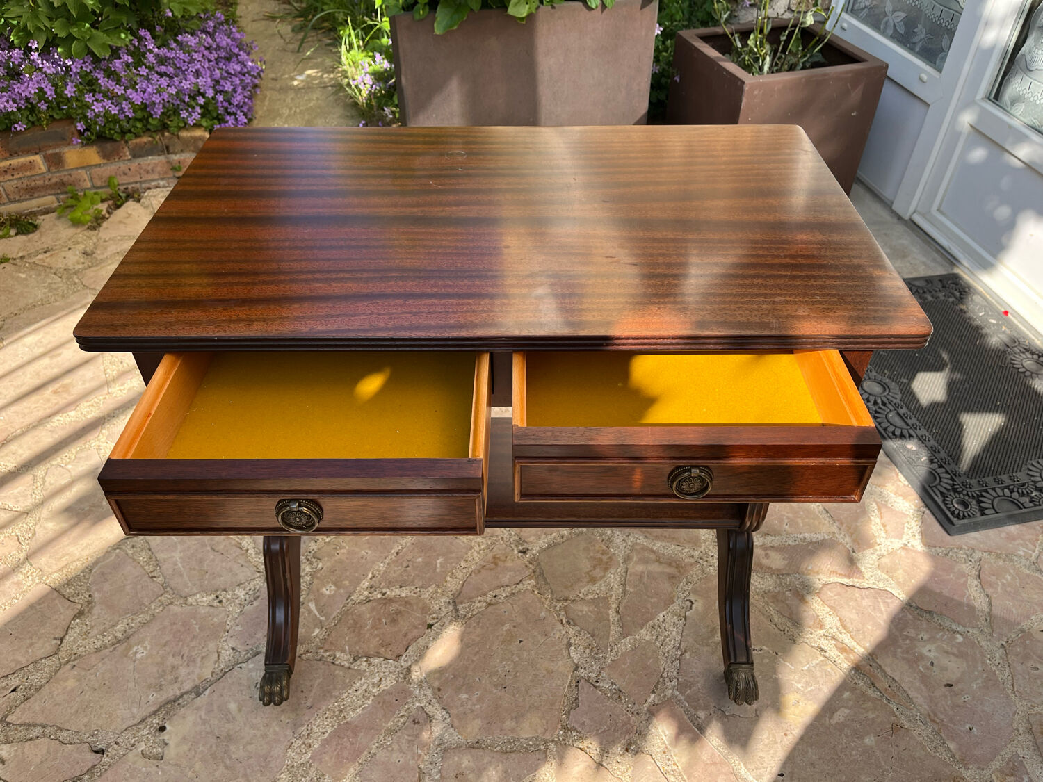 Old wooden roller service