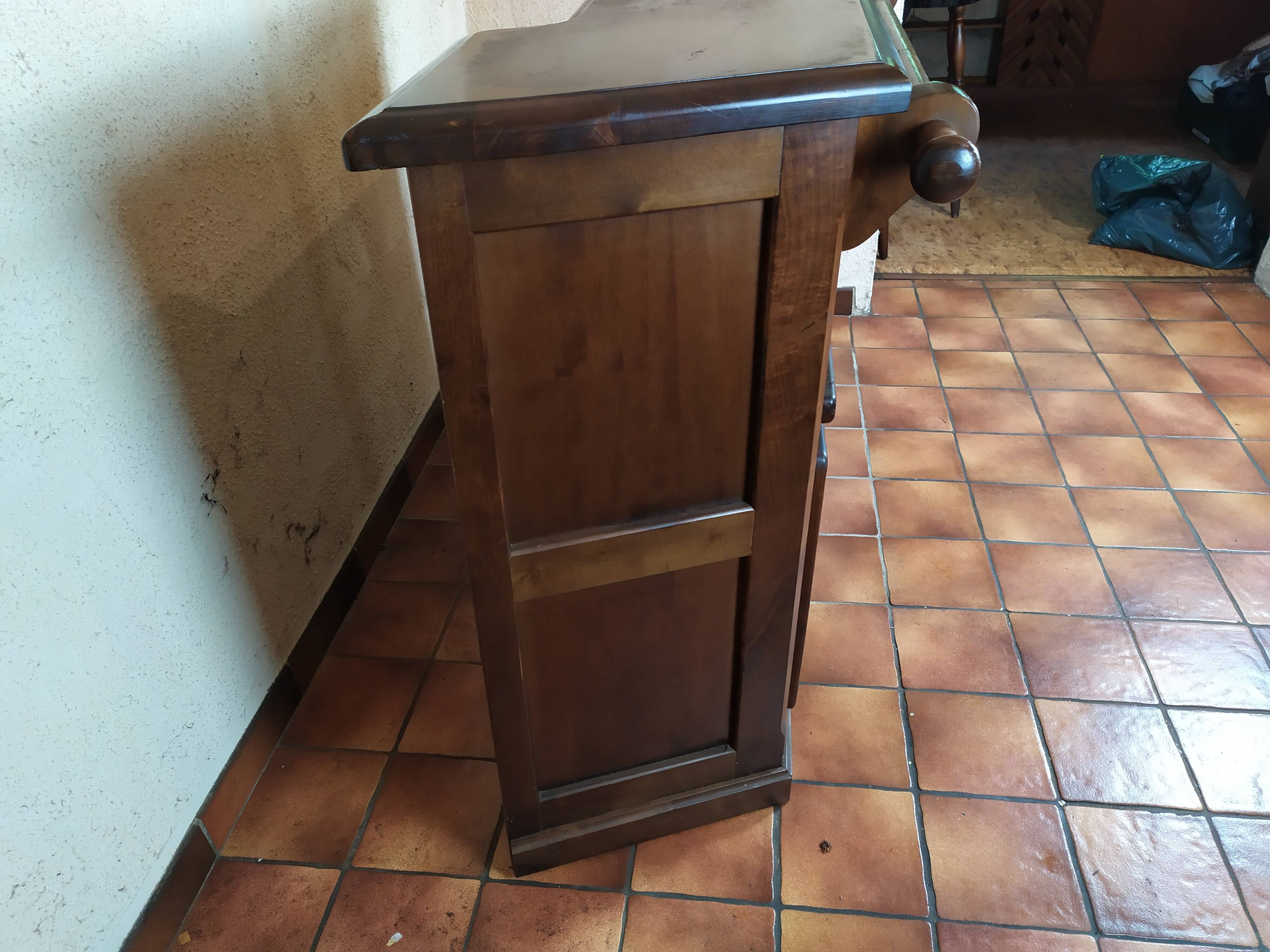 Wooden bar + 3 wooden stool and black skaï of the brand macorest