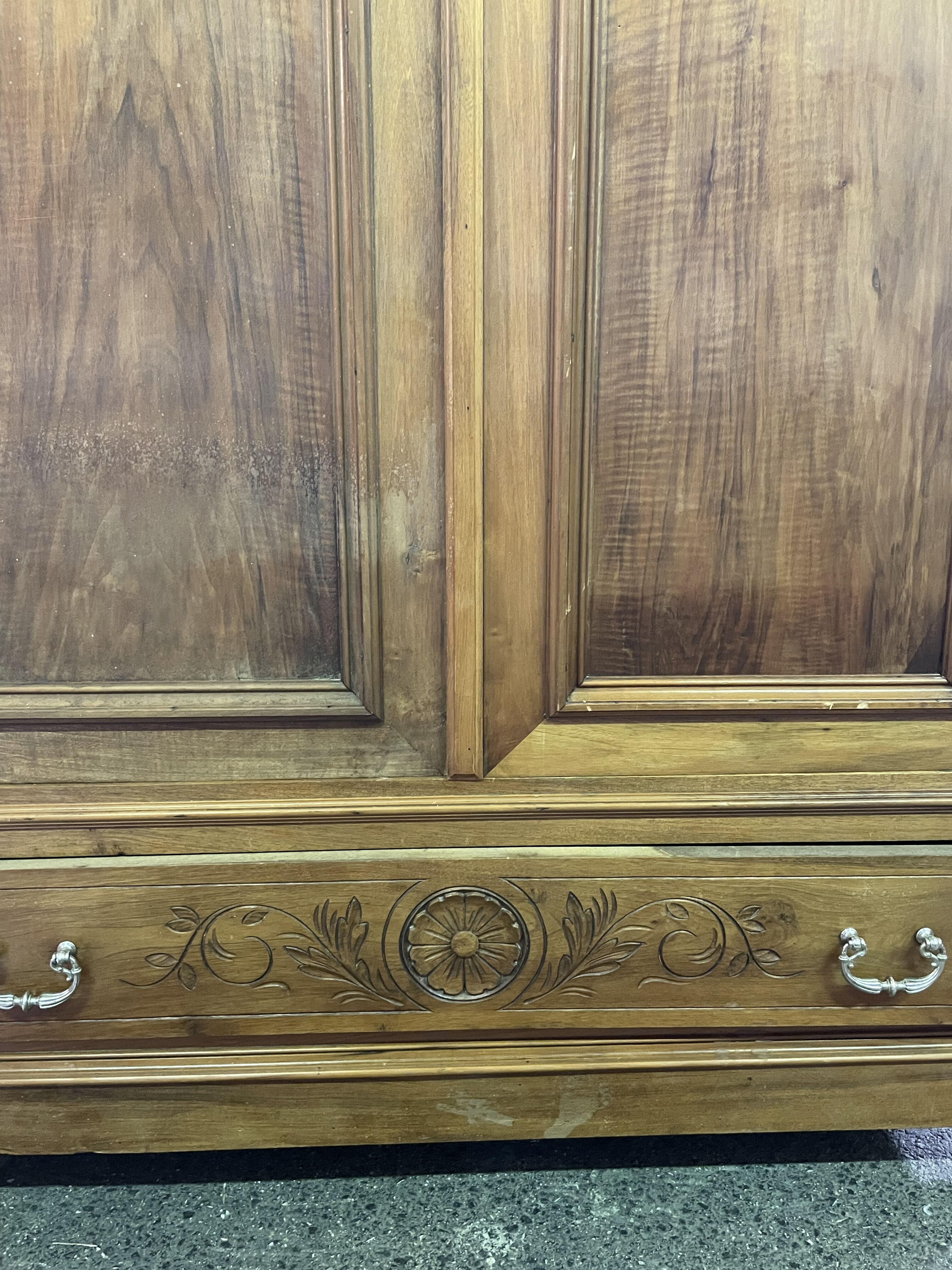 Provencal cabinet