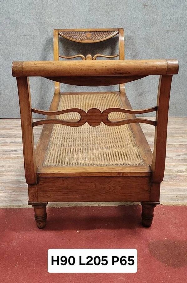 Recamier ou chaise longue époque Consulat en merisier massif vers 1800