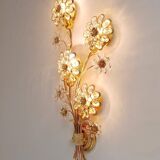 Large wall lamp in gilded brass, Palwa flowers by Ernst Palme, 1970s.