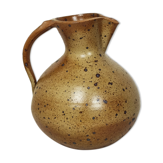 Sandstone pitcher